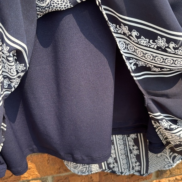 Roz & Ali woman plus size flowy navy and white bohemian Tunic Top - Picture 7 of 8